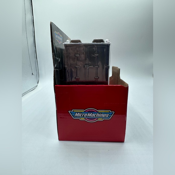 2022 Transformers Micro Machines G1 Optimus Prime Hauler Playset - Picture 2 of 3